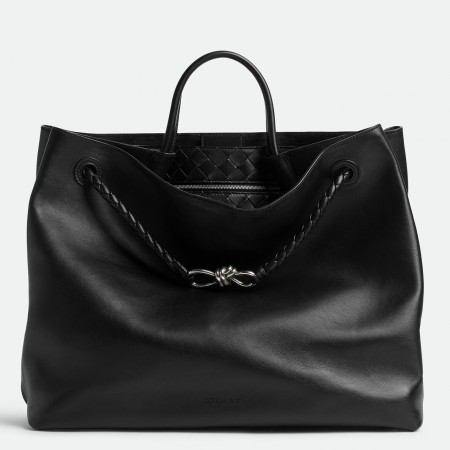 Bottega Veneta Large Andiamo Bag in Black Smooth Calfskin