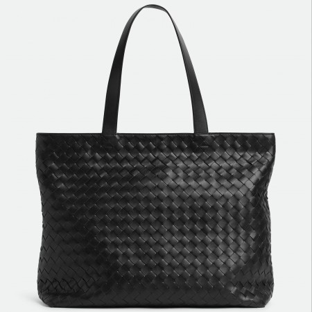Bottega Veneta Large Zipped Tote in Black Intrecciato Calfskin