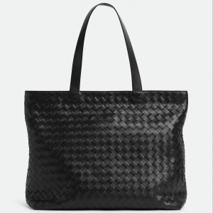 Bottega Veneta Large Zipped Tote in Black Intrecciato Calfskin
