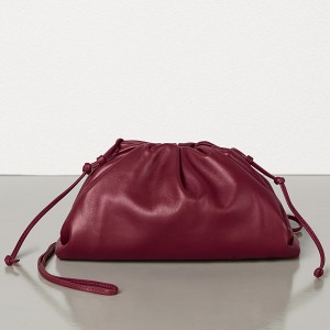 Bottega Veneta The Pouch 20 Clutch In Bordeaux Calfskin