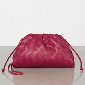 Bottega Veneta The Pouch 20 Clutch In Amaranto Intrecciato Lambskin