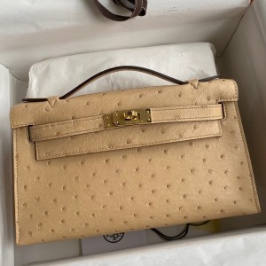 Hermes Kelly Pochette Handmade Bag In Chai Ostrich Leather