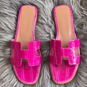 Hermes Oran Sandals In Rose Shiny Niloticus Crocodile