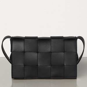 Bottega Veneta Cassette Bag In Black Lambskin