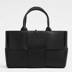 Bottega Veneta Arco Small Tote In Black Grained Leather