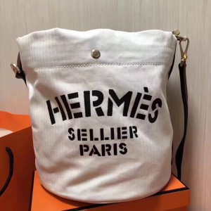 Hermes Grooming Bucket Bag In White Canvas