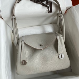 Hermes Lindy 26 Handmade Bag In Pearl Grey Clemence Leather 