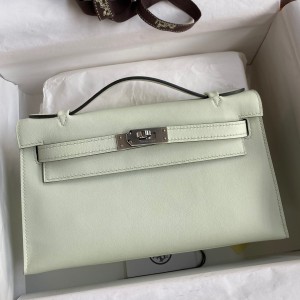 Hermes Kelly Pochette Handmade Bag In Vert Fizz Swift Calfskin 