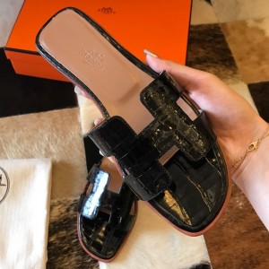 Hermes Oran Slide Sandals In Black Shiny Niloticus Crocodile Skin