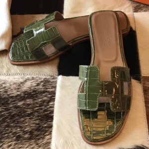 Hermes Oran Sandals In Olive Shiny Niloticus Crocodile