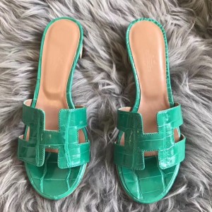 Hermes Oasis Sandals In Bamboo Shiny Niloticus Crocodile