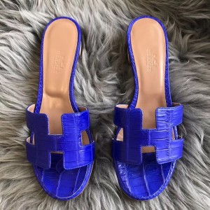 Hermes Oasis Sandals In Blue Matte Niloticus Crocodile