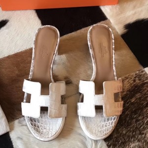 Hermes Oasis Sandals In Himalaya Matte Niloticus Crocodile