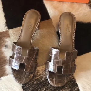 Hermes Oasis Sandals In Taupe Shiny Niloticus Crocodile