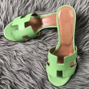 Hermes Oasis Sandals In Vert Criquet Epsom Leather