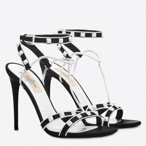 jeg læser en bog helt seriøst ulæselig Replica Valentino Sandals Collection